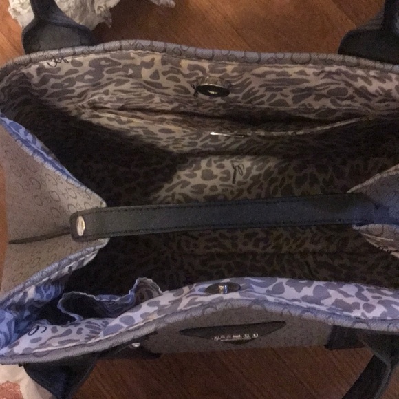 Guess purse, never used. - Picture 2 of 2